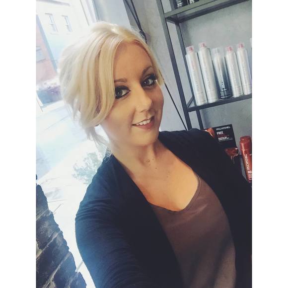 Meet your Posher, Renée - Picture 1 of 1